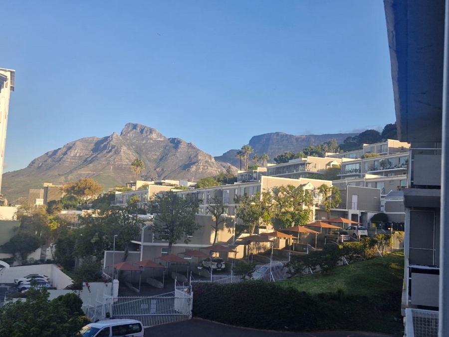 2 Bedroom Property for Sale in Green Point Western Cape